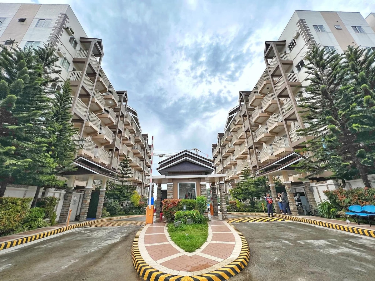 Moldex Residences entrance and grounds